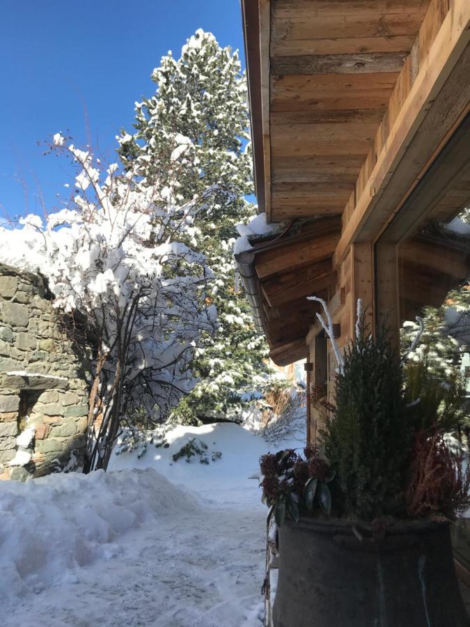 Les Trompeurs Chez Odette Panzió Cogne Kültér fotó